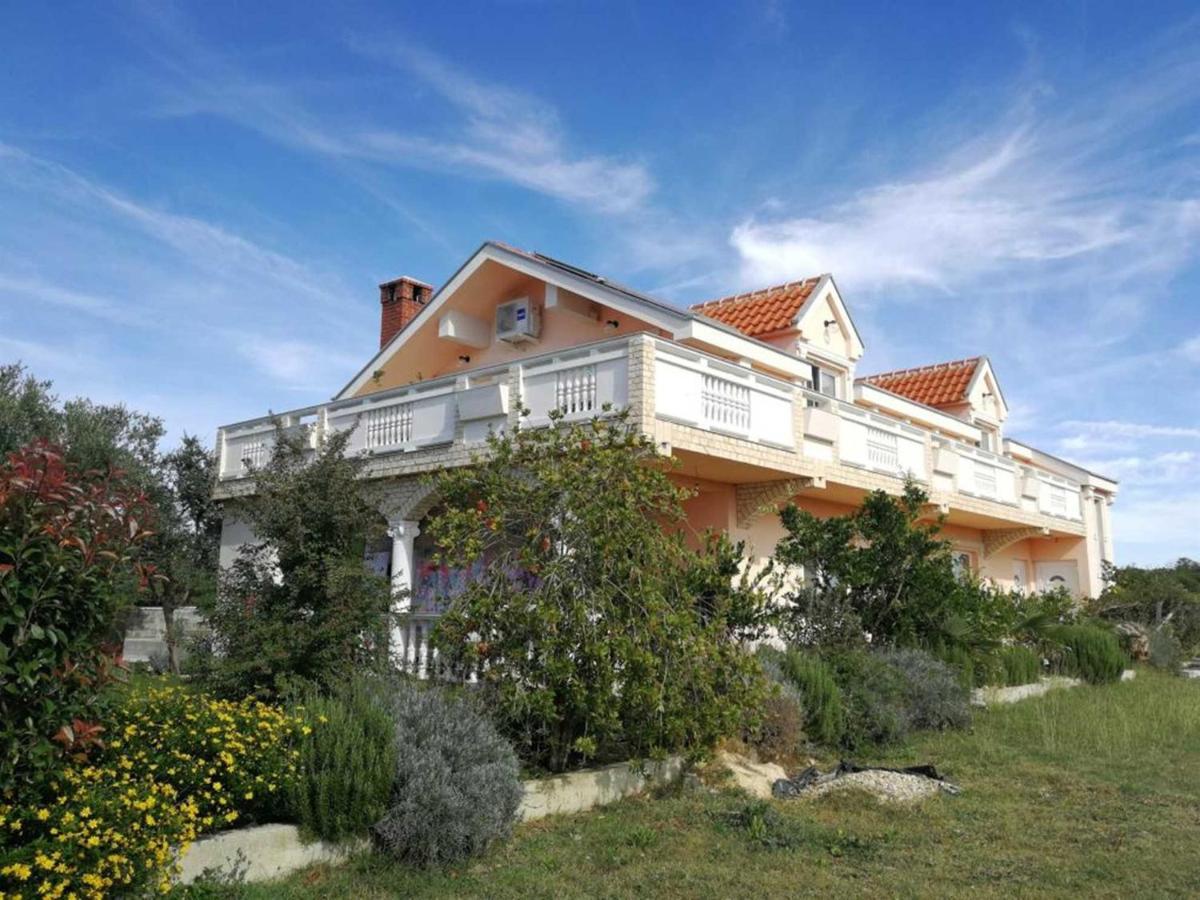 Villa Flora Maris Apartments ปริฟลากา ภายนอก รูปภาพ
