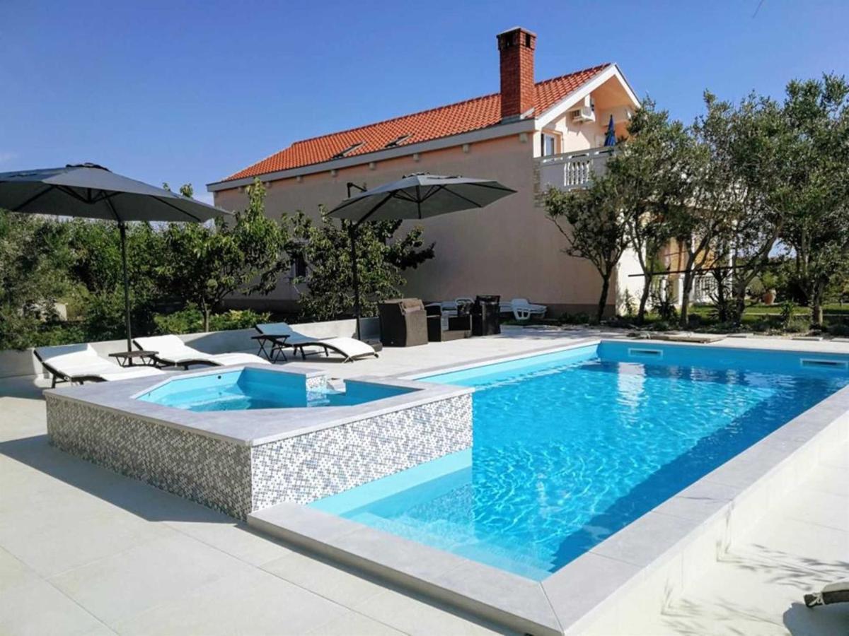 Villa Flora Maris Apartments ปริฟลากา ภายนอก รูปภาพ