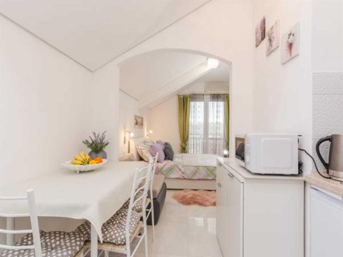 Villa Flora Maris Apartments ปริฟลากา ภายนอก รูปภาพ