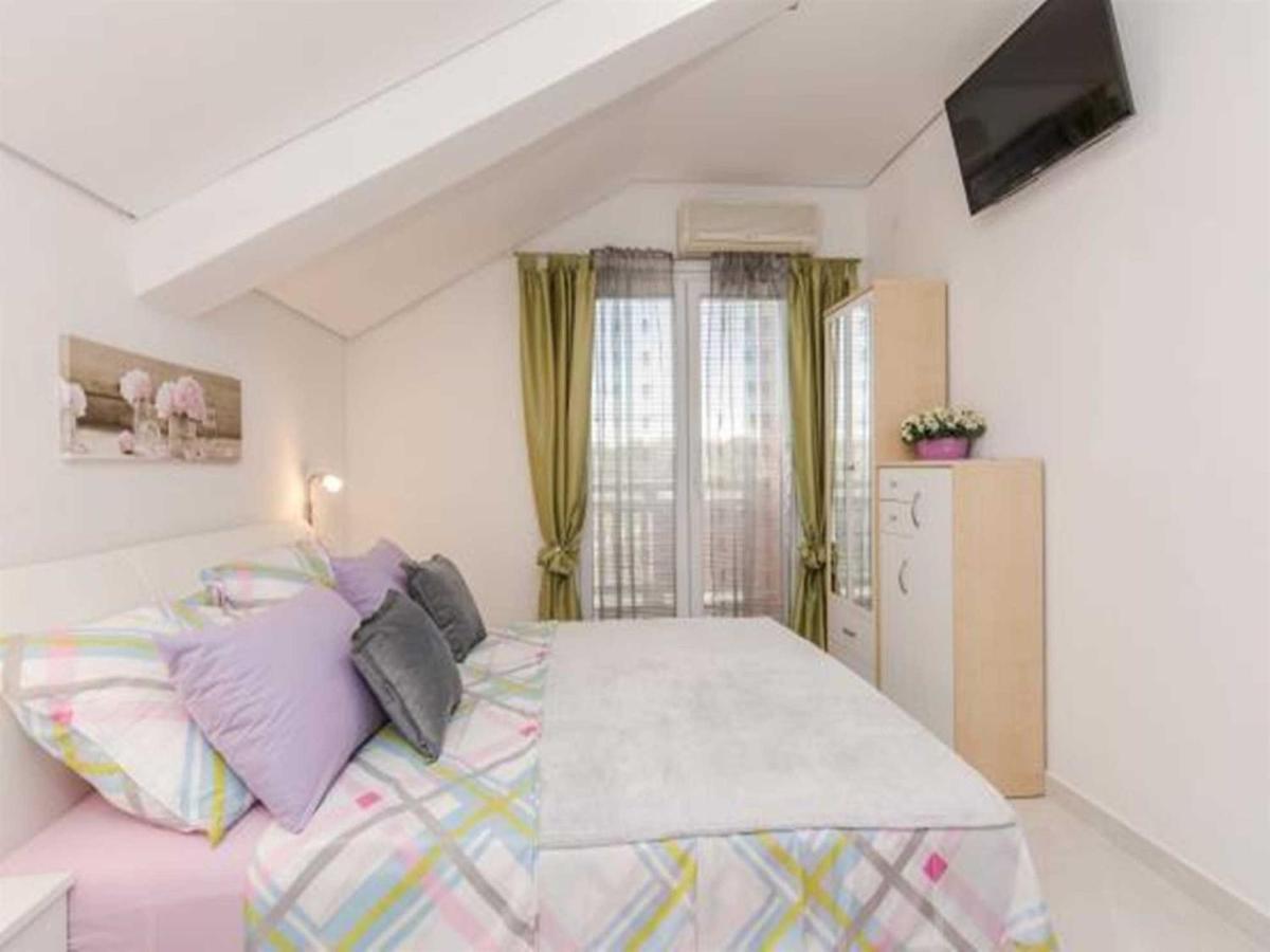 Villa Flora Maris Apartments ปริฟลากา ภายนอก รูปภาพ
