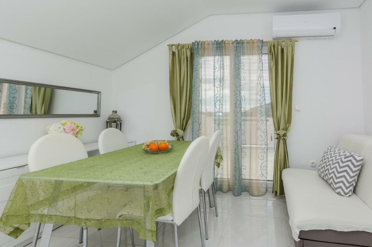 Villa Flora Maris Apartments ปริฟลากา ภายนอก รูปภาพ
